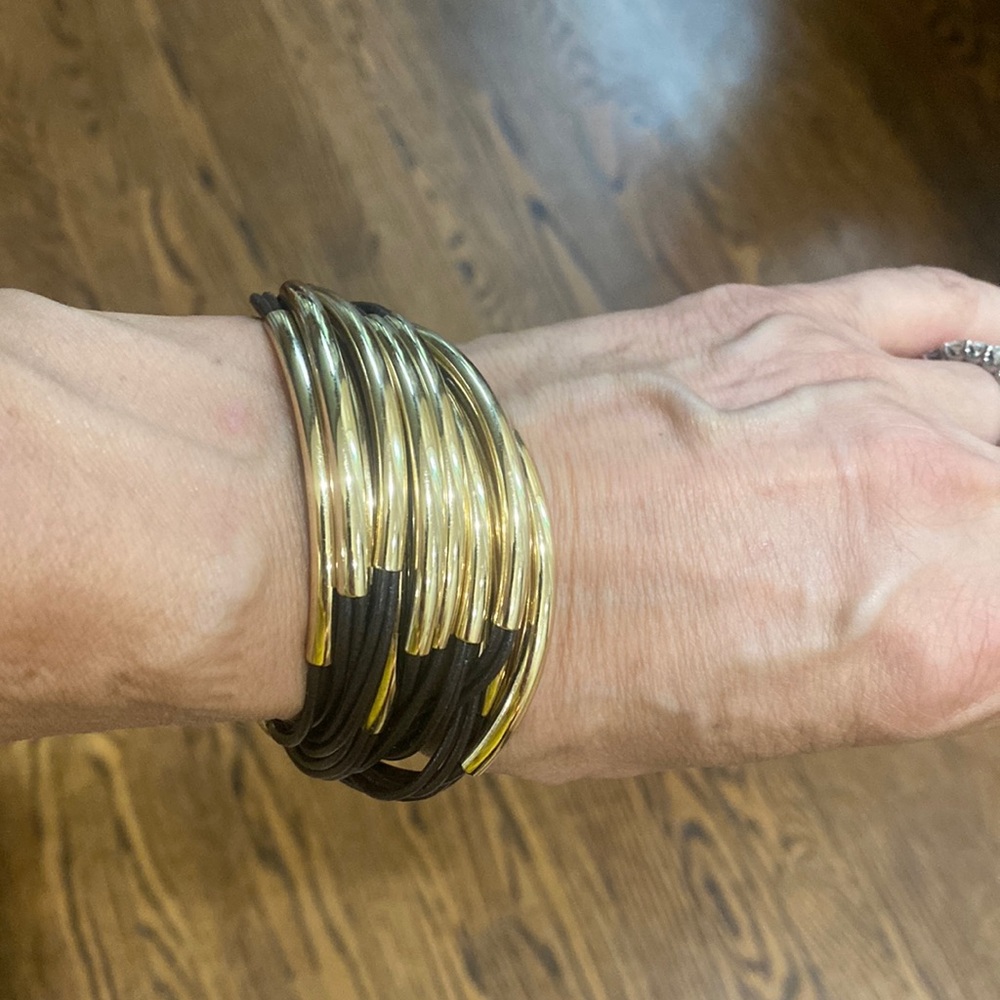 Genuine leather and brass bracelet